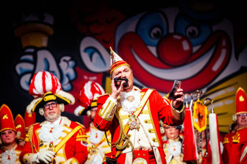 SitzungDl 151DL8 1242